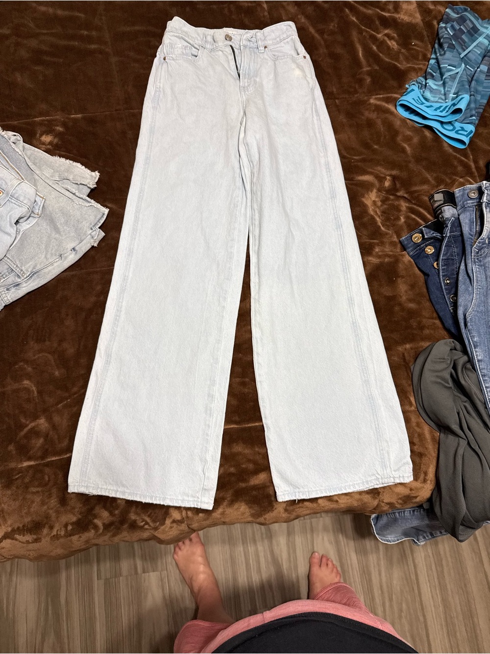 Woman’s size 22 PacSun Light Wash Baggy Jeans